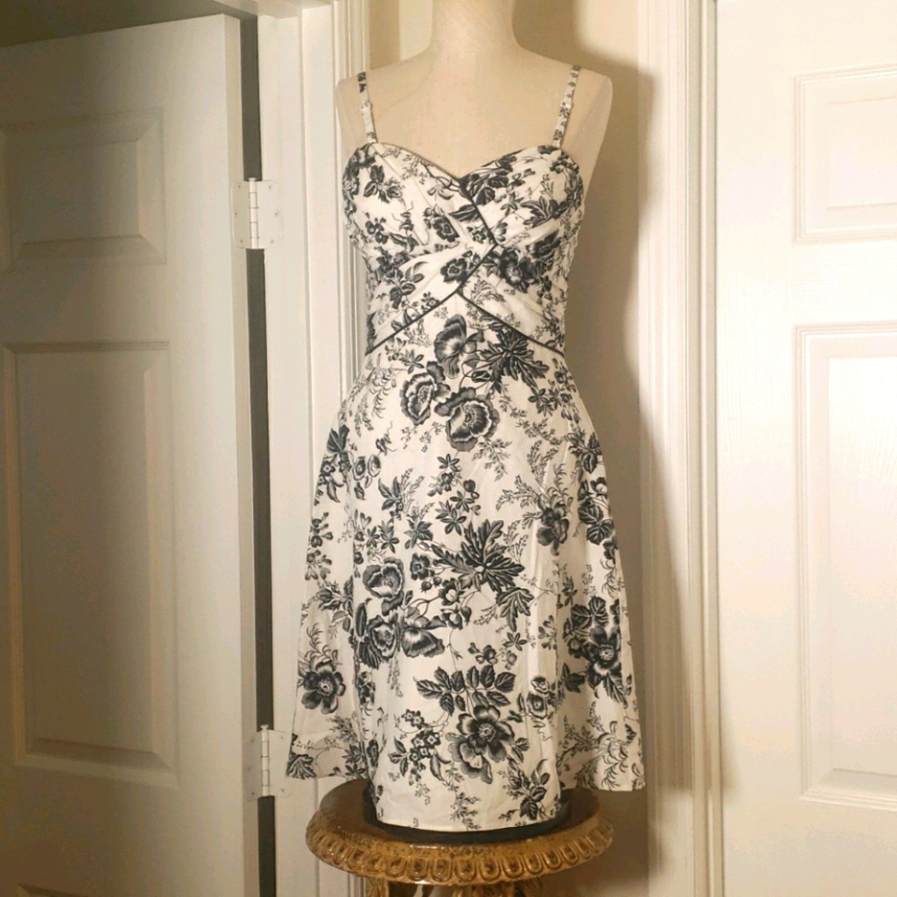 White House Black Market midi dress size 4